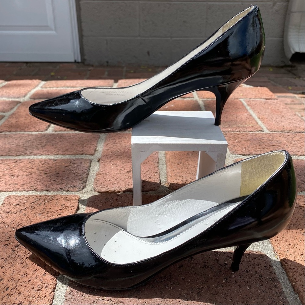 Like New Geox 2 3/4 inch black patent stiletto heals size 8